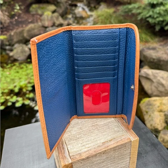 Vintage Dooney & Bourke Tri-Fold Leather Wallet - Picture 5 of 15